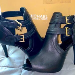 NEW MICHAEL KORS OPEN TOE LEATHER BOOTIES